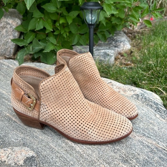 Sam Edelman Shoes - Sam Edelman Paula Perforated Tan Ankle Boot Women’s 7M Buckle Western Cowgirl